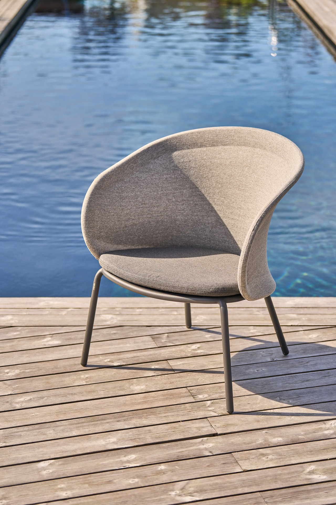 MINDO // MINDO 114 LOUNGE CHAIR - LIGHT GREY | RUß