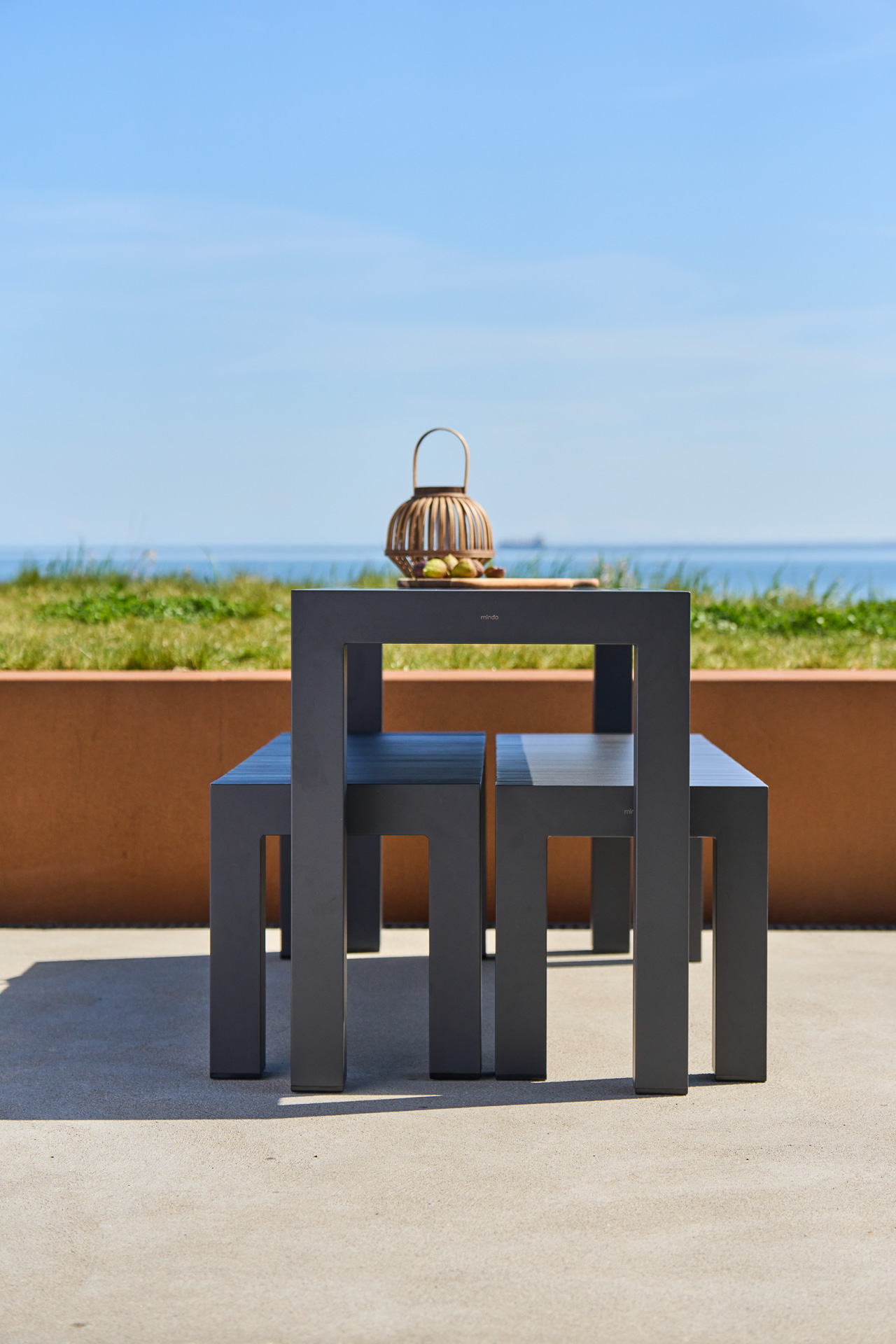 MINDO // MINDO 111 BALCONY TABLE EXTENSION 162/199X60 | DARK GREY