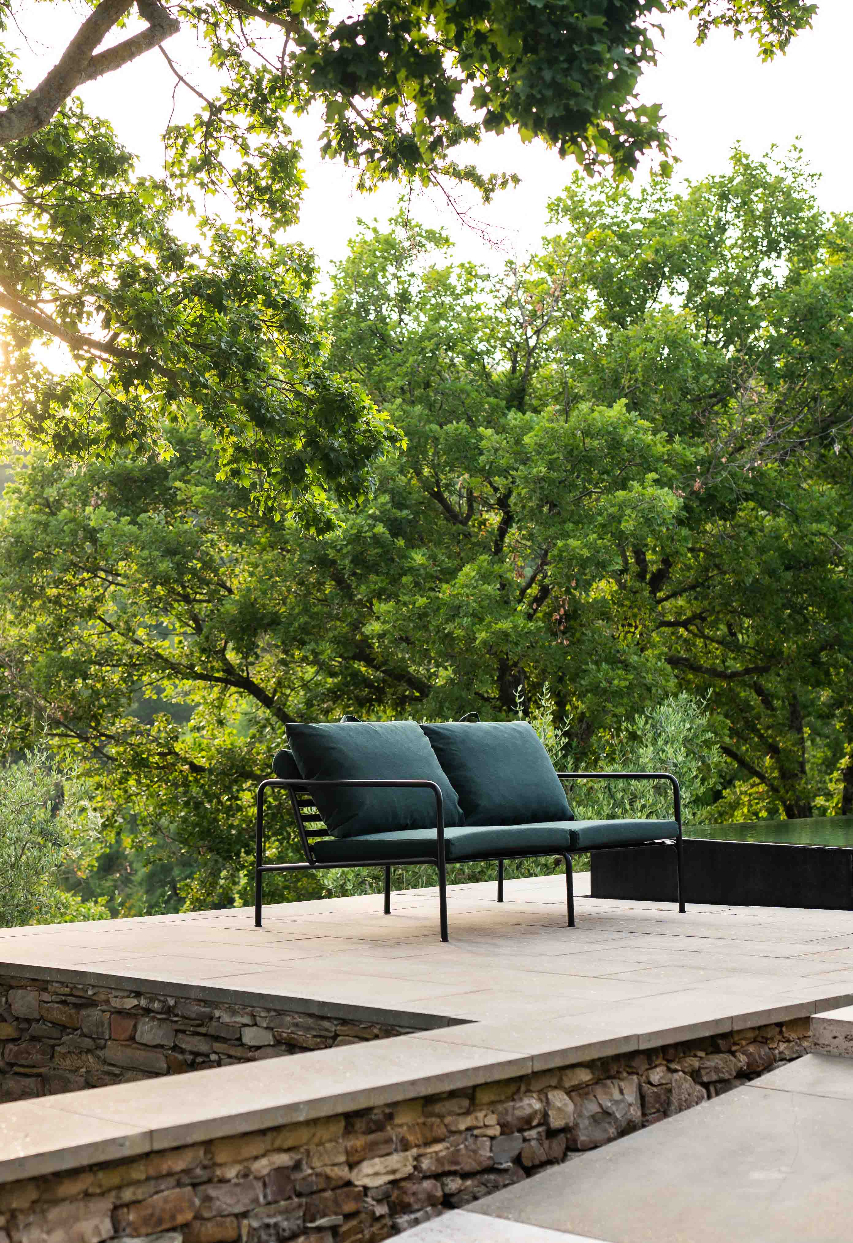 Houe // AVON 2-seater - Outdoor sofa, black frame, Alpine cushion