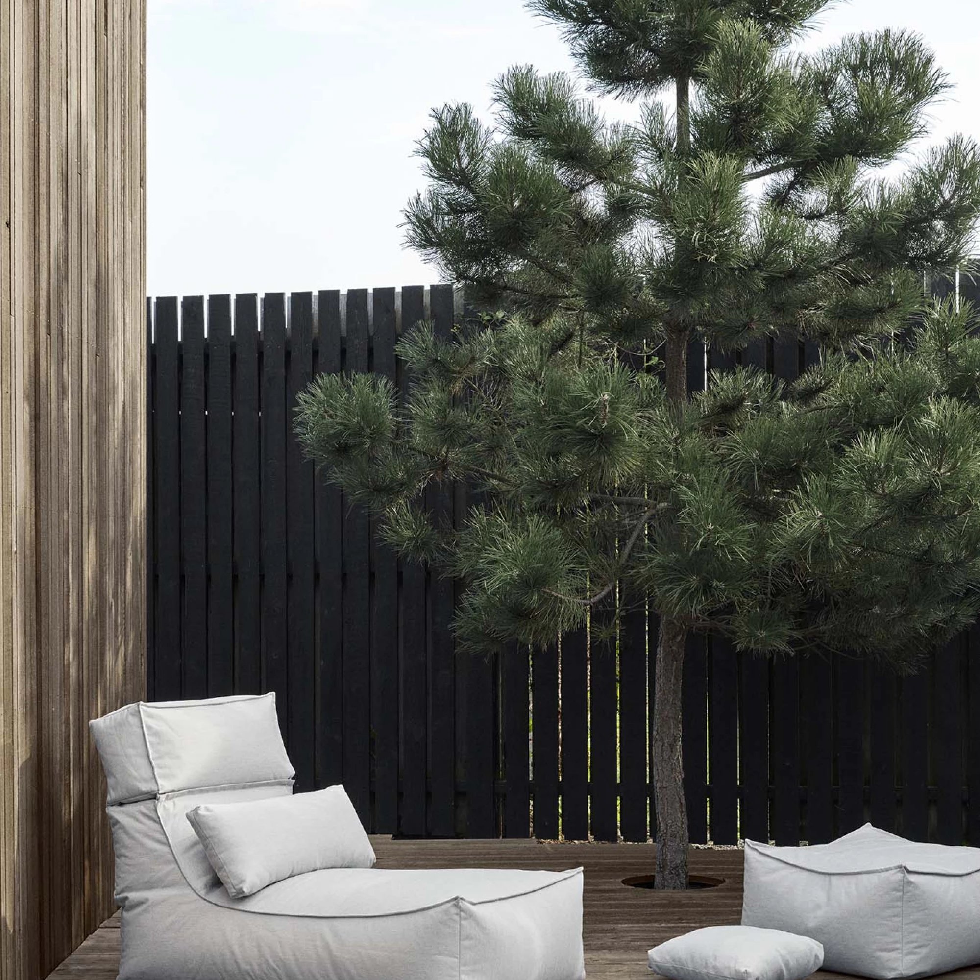 BLOMUS // STAY - OUTDOOR LOUNGER | COAL