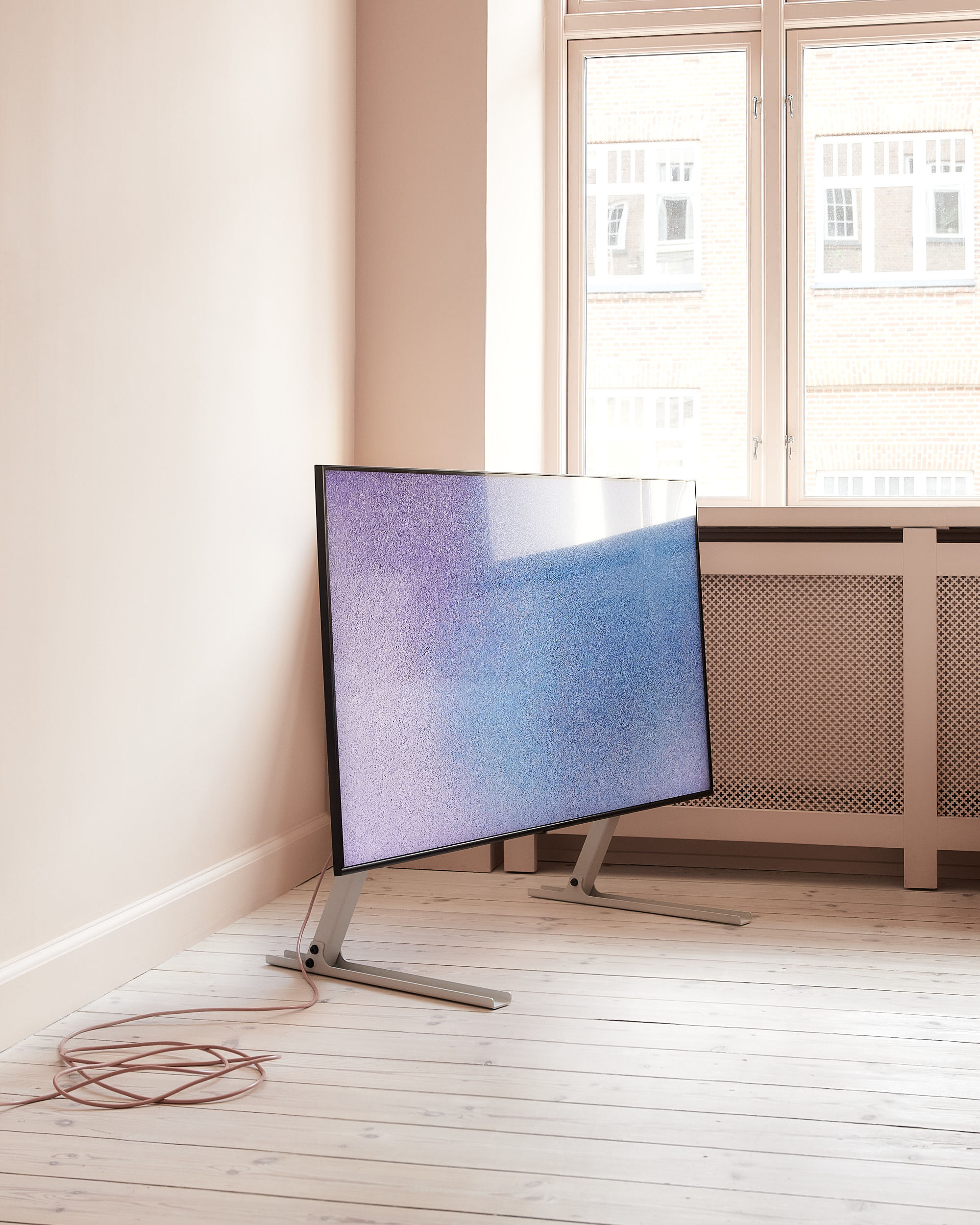 PEDESTAL // BENDY LOW - TV STAND | CHARCOAL