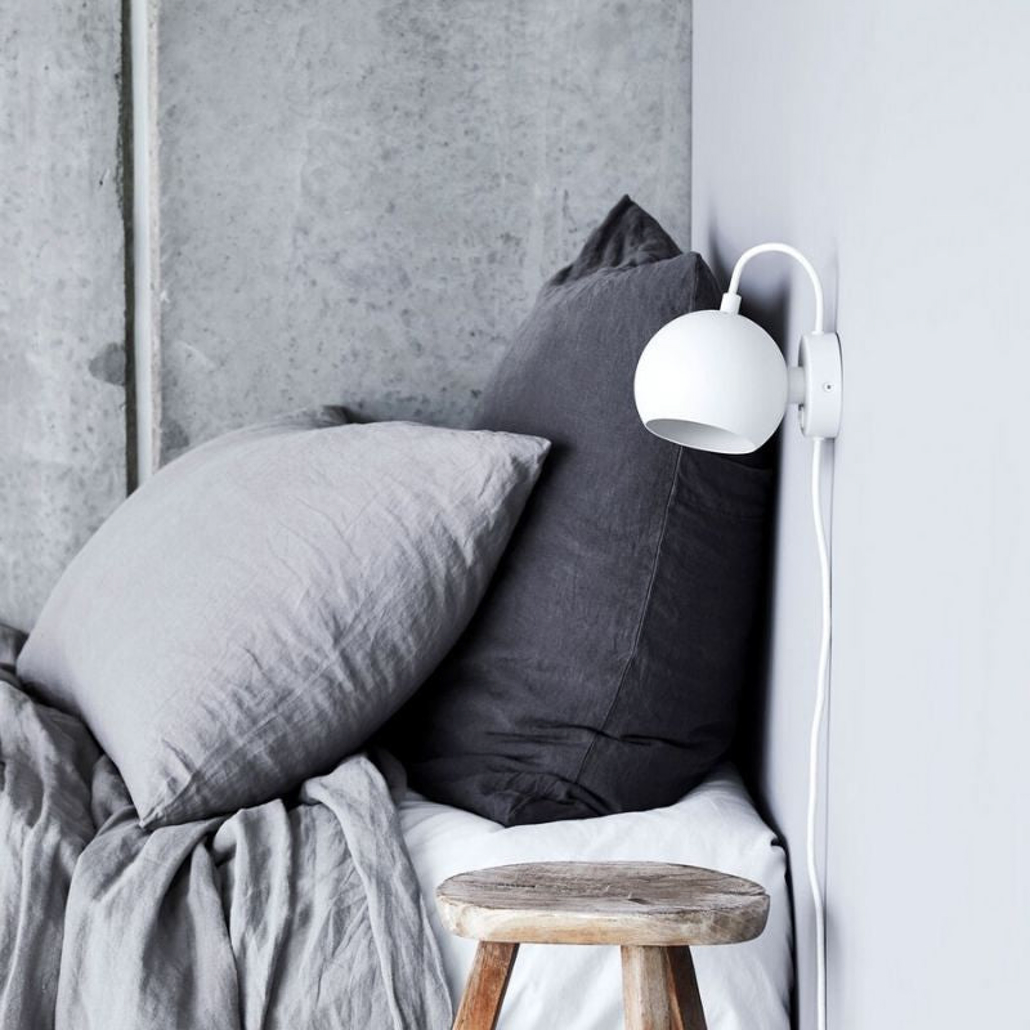 FRANDSEN // BALL WALL LAMP Ø12 EU - MATT WHITE